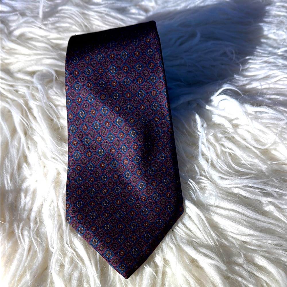 352.  Guy Laroche Blue and Red Silk Tie